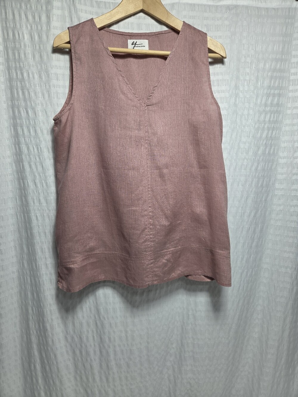 Andrea Jovine 100% Linen Rose Sleevless Accent Stitch Top. Size S